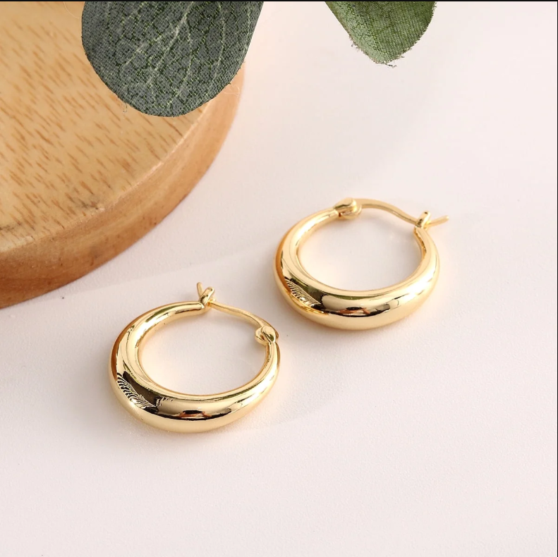 14K Gold Graduated Hoop Huggie Earring